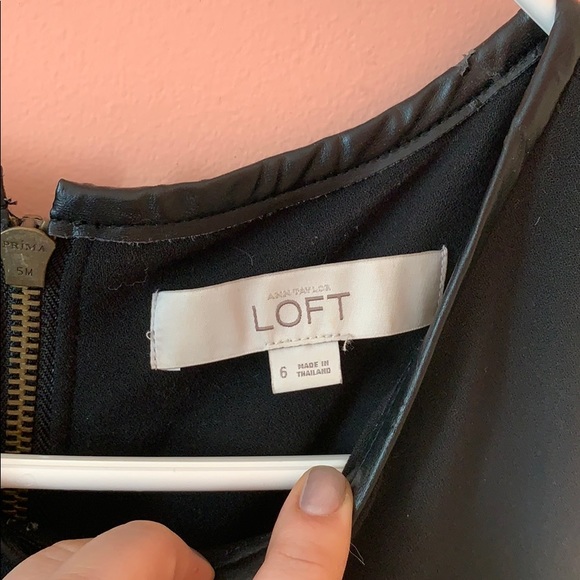 Loft- Simple black dress - Picture 4 of 5